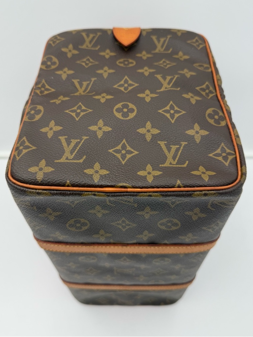 LOUIS VUITTON 1854 PARIS • SAC SOUPLE 35 Bag in Monogram • Made in FRANCE - Picture 9 of 15